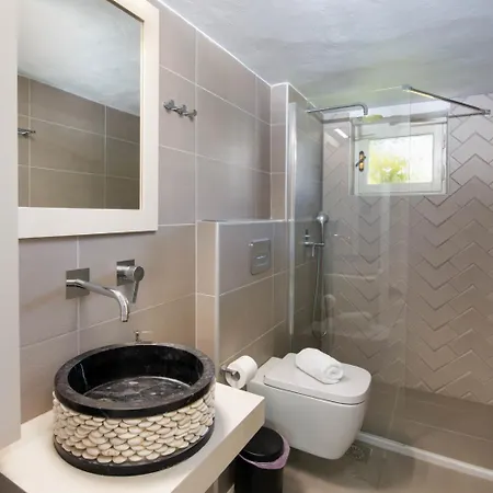 Nefeli * Apergátika